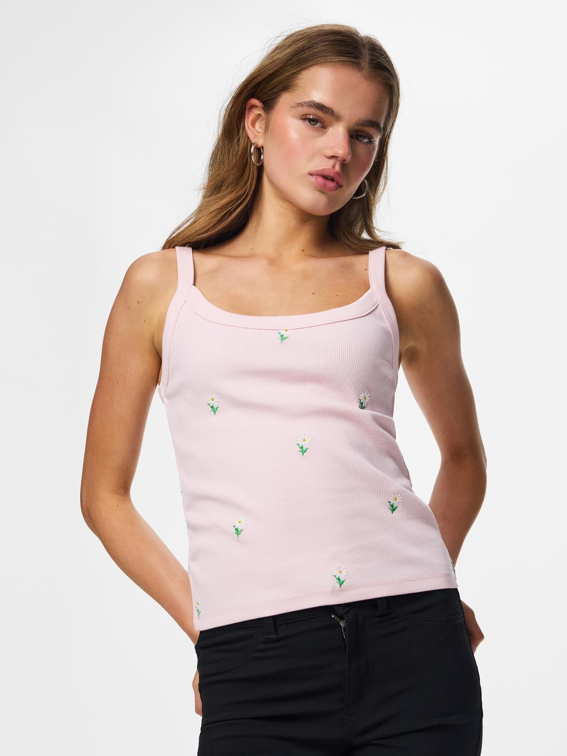 model_shot-front